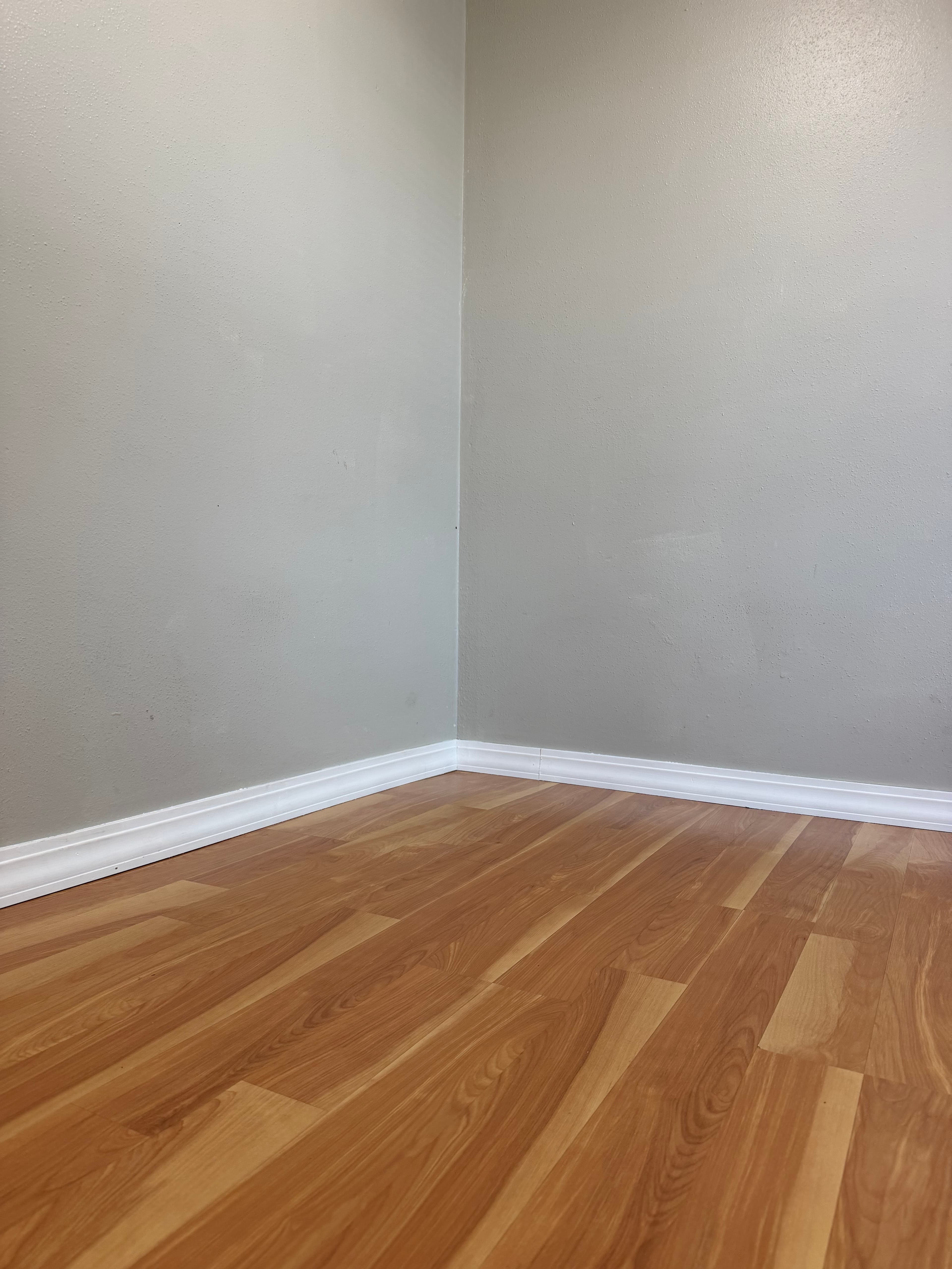 Baseboard inside corner — Sioux Falls SD